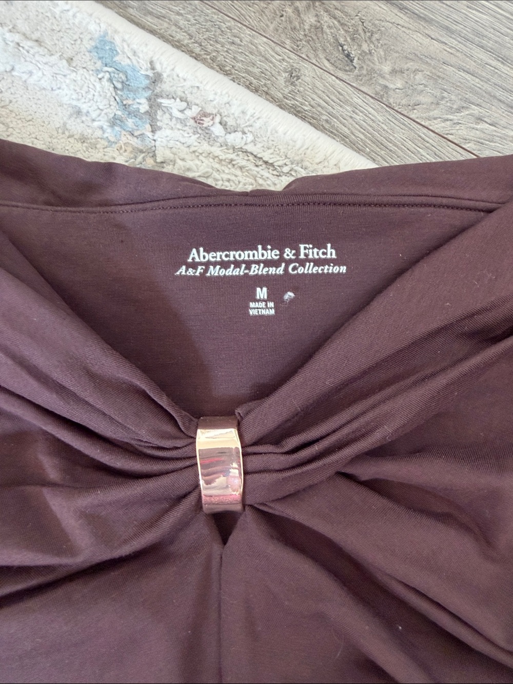 Abercrombie & Fitch Brown Ruched Off-Shoulder Long Sleeve Top with Center Clasp - Picture 3 of 5